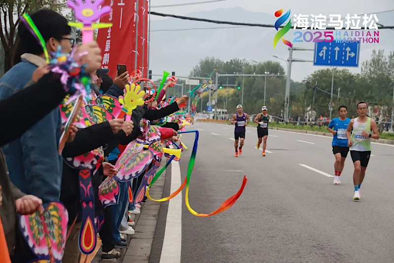 在补给站担 在补给站担